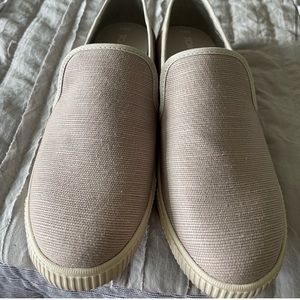 Toms Slip-Ons 8.5